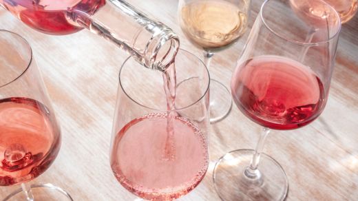 Exploring the Delicate Charms of Rosé Wine: A Comprehensive Guide